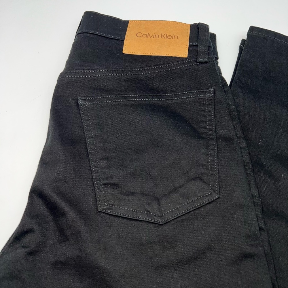 Calvin Klein Men's Black Slim Straight Fit Denim Jeans w/Stretch W28 X L30 - Picture 2 of 14